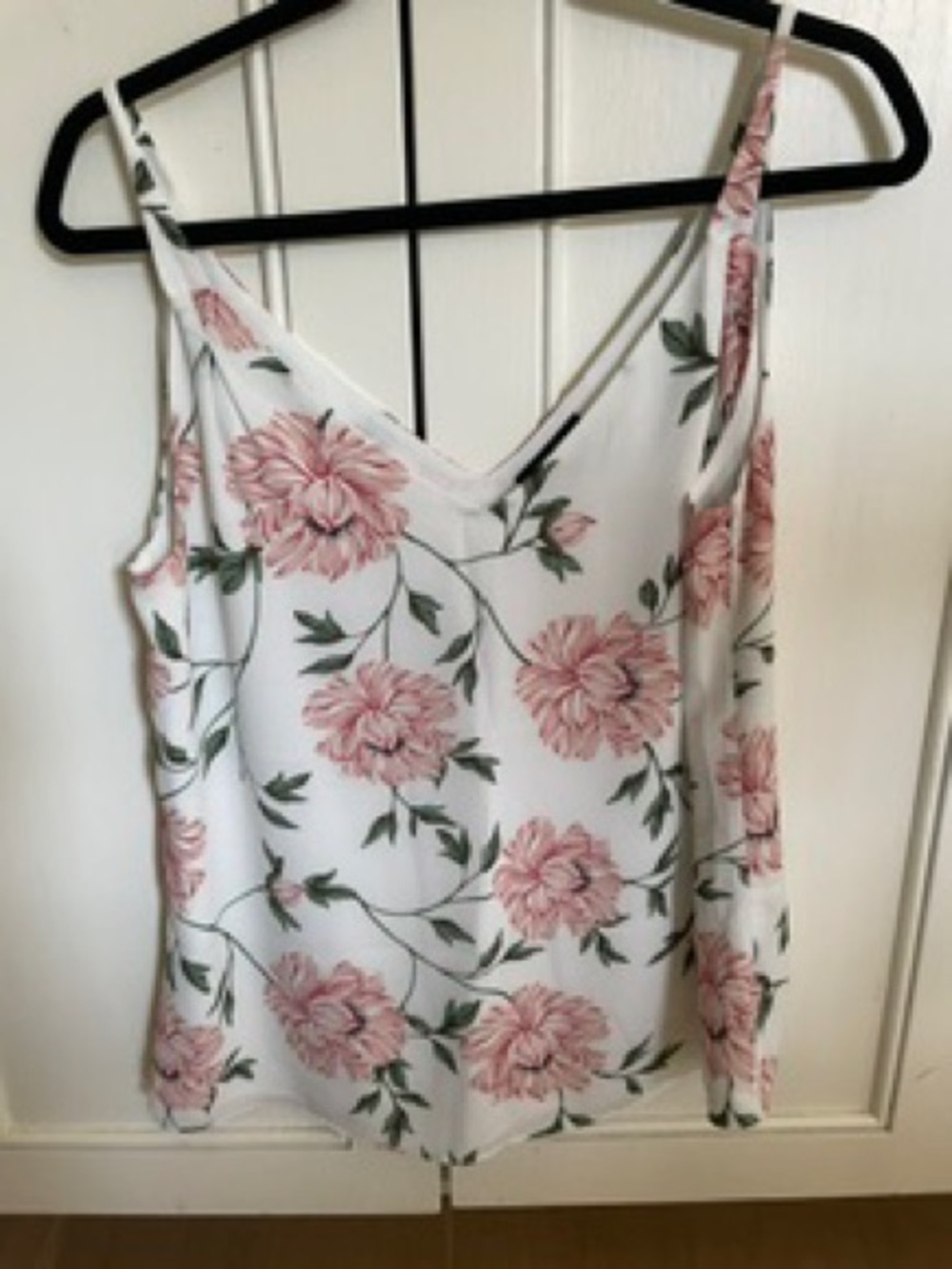 RW&CO. White Floral V-Neck Spaghetti Strap Camisole with Pink Flowers